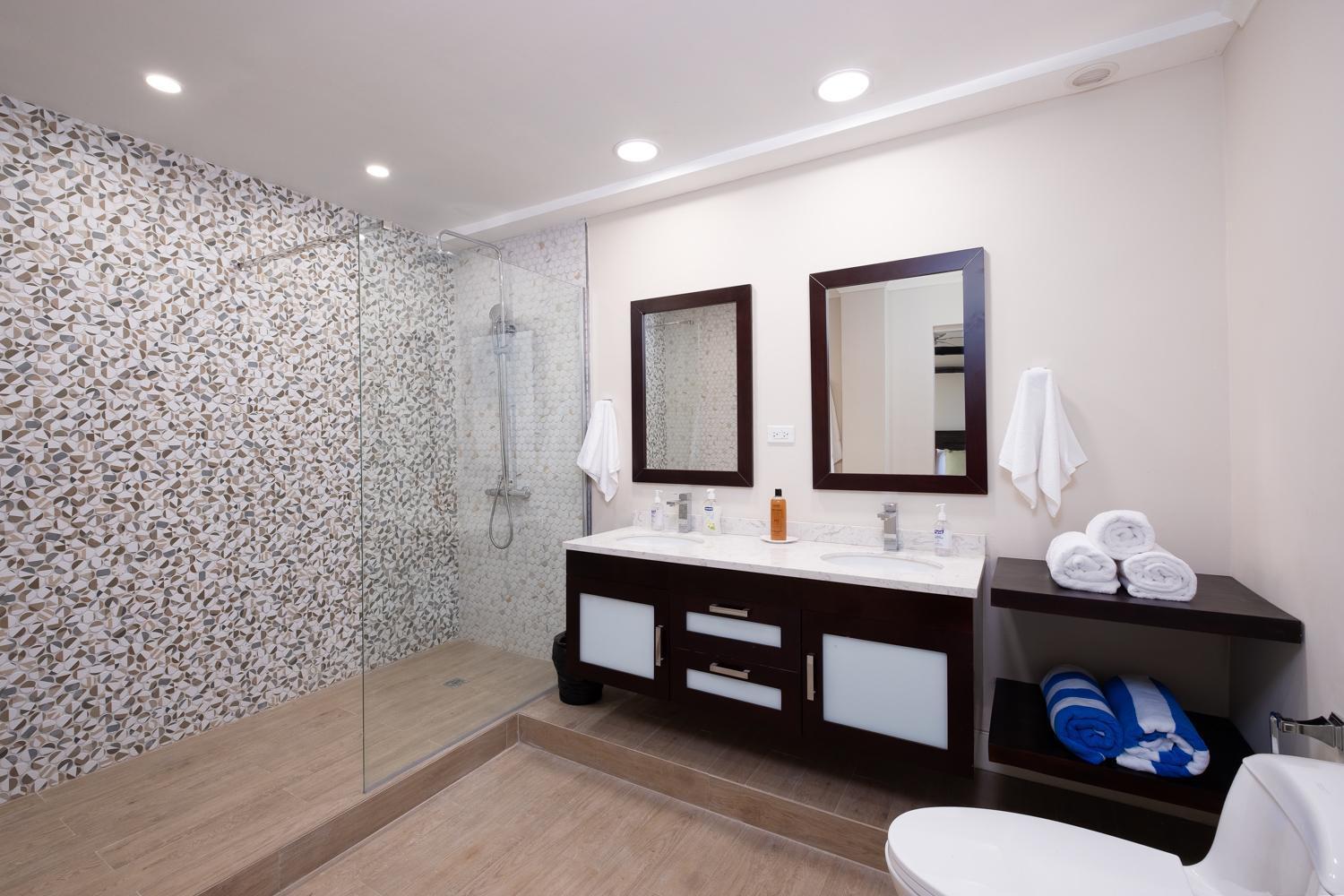 Jamaica Time Driftwood At Sea Palms 3Br 3Ba Condo In Ocho Rios With Pool And Beach Front With Views Only 10 Mins From Ochi Intl Airport Direct Flight From Miami St. Mary Exterior photo